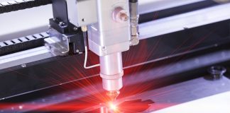Een laser is een leuk gadget om te gebruiken laser snijden