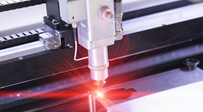 Een laser is een leuk gadget om te gebruiken laser snijden