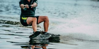 Verbazingwekkende wateractiviteiten die je echt moet proberen wakeboarden