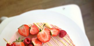 Aardbeien cheesecake met witte chocolade aarbeien cheesecake met witte chocolade
