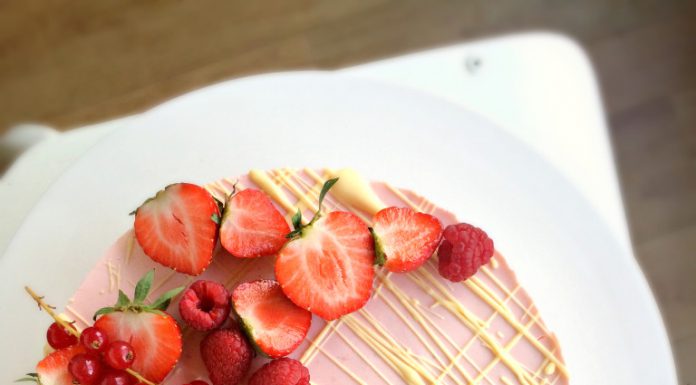 Aardbeien cheesecake met witte chocolade aarbeien cheesecake met witte chocolade