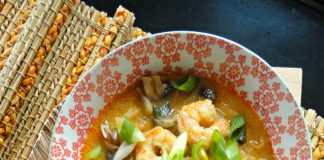 Thaise rode currysoep met noodles rode currysoep met noodles